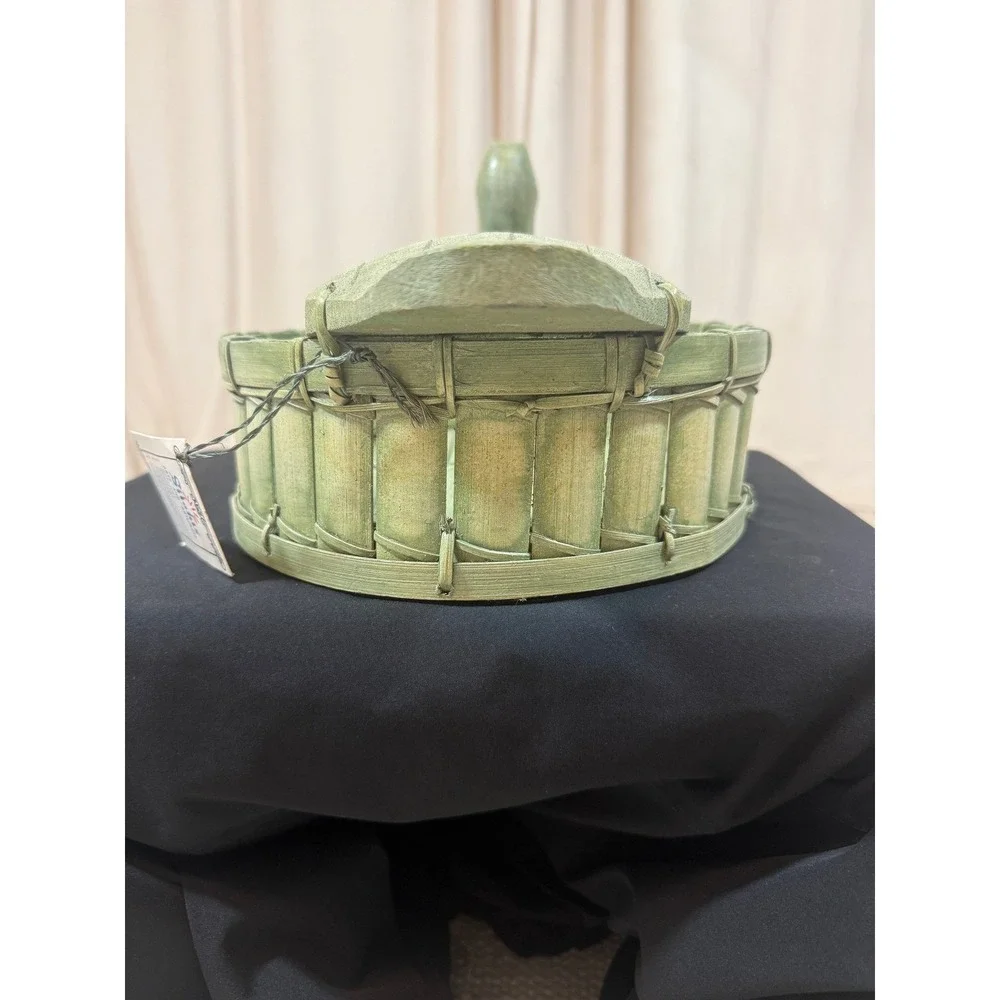 VTG Green Toyongan Duck Tray‎ Bamboo Rattan Basket Hand Carved Duck Finial